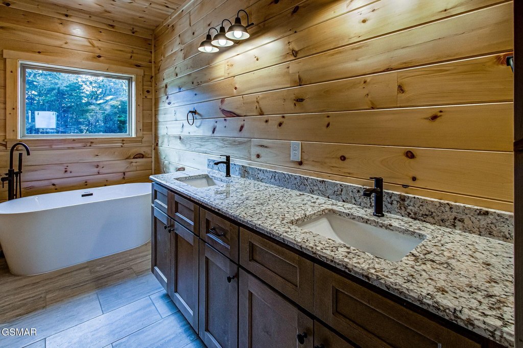 Pigeon Forge, Tennessee, 37862, United States, 3 Bedrooms Bedrooms, ,3.5 BathroomsBathrooms,Residential,Forsale,1999473