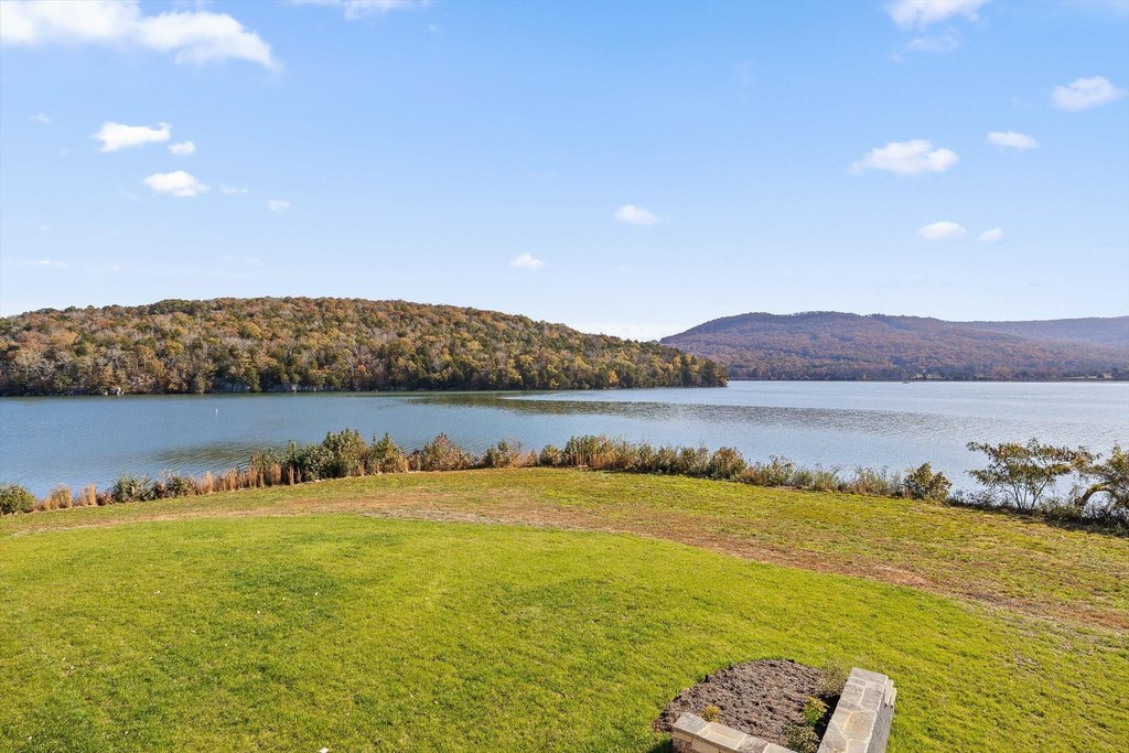 Jasper, Tennessee, 37347, United States, 5 Bedrooms Bedrooms, ,6.5 BathroomsBathrooms,Residential,Forsale,2009602