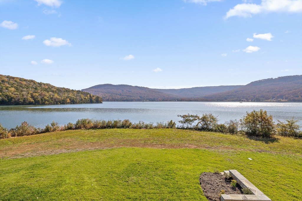 Jasper, Tennessee, 37347, United States, 5 Bedrooms Bedrooms, ,6.5 BathroomsBathrooms,Residential,Forsale,2009602