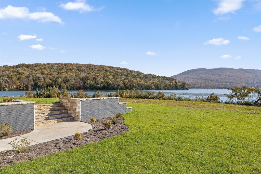 Jasper, Tennessee, 37347, United States, 5 Bedrooms Bedrooms, ,6.5 BathroomsBathrooms,Residential,Forsale,2009602