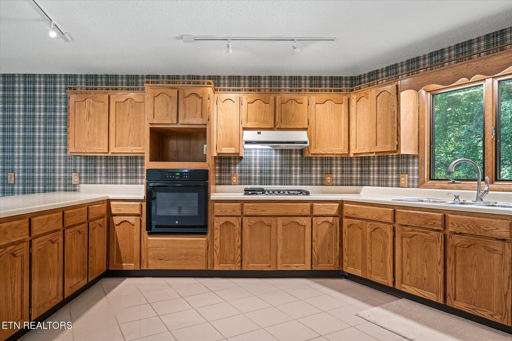 Crossville, Tennessee, 38558, United States, 2 Bedrooms Bedrooms, ,2 BathroomsBathrooms,Residential,Forsale,1907858