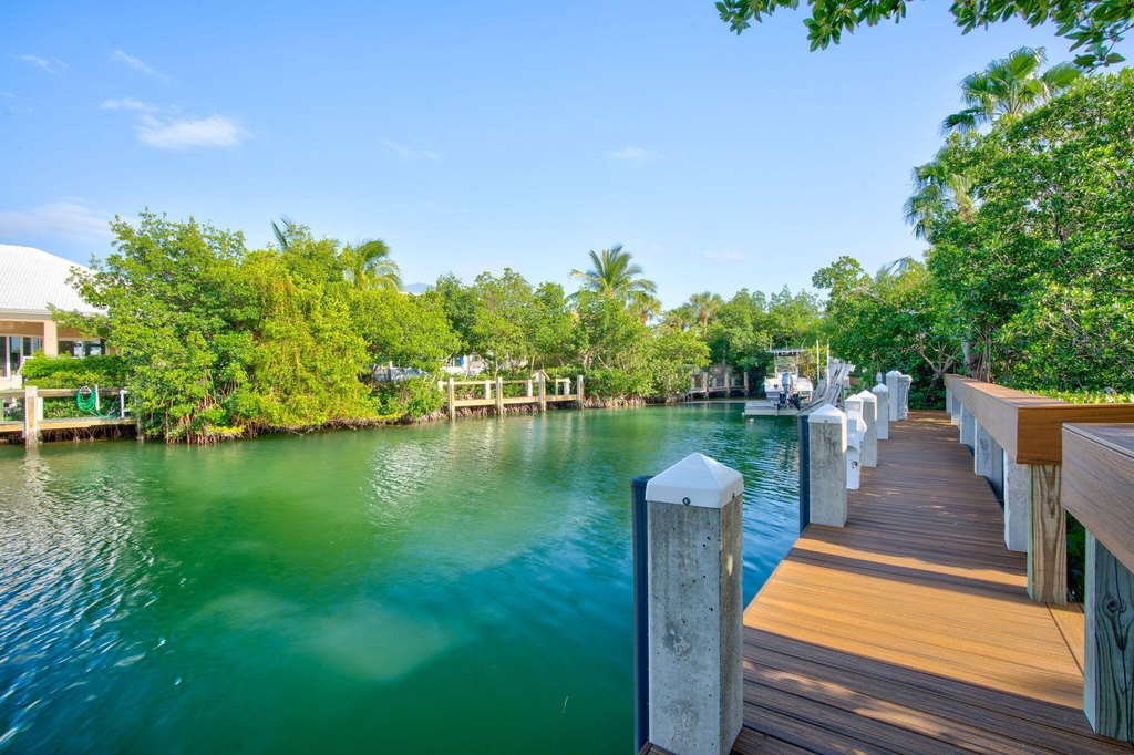 Key Colony, Florida, 33051, United States, 4 Bedrooms Bedrooms, ,5 BathroomsBathrooms,Residential,Forsale,2011629