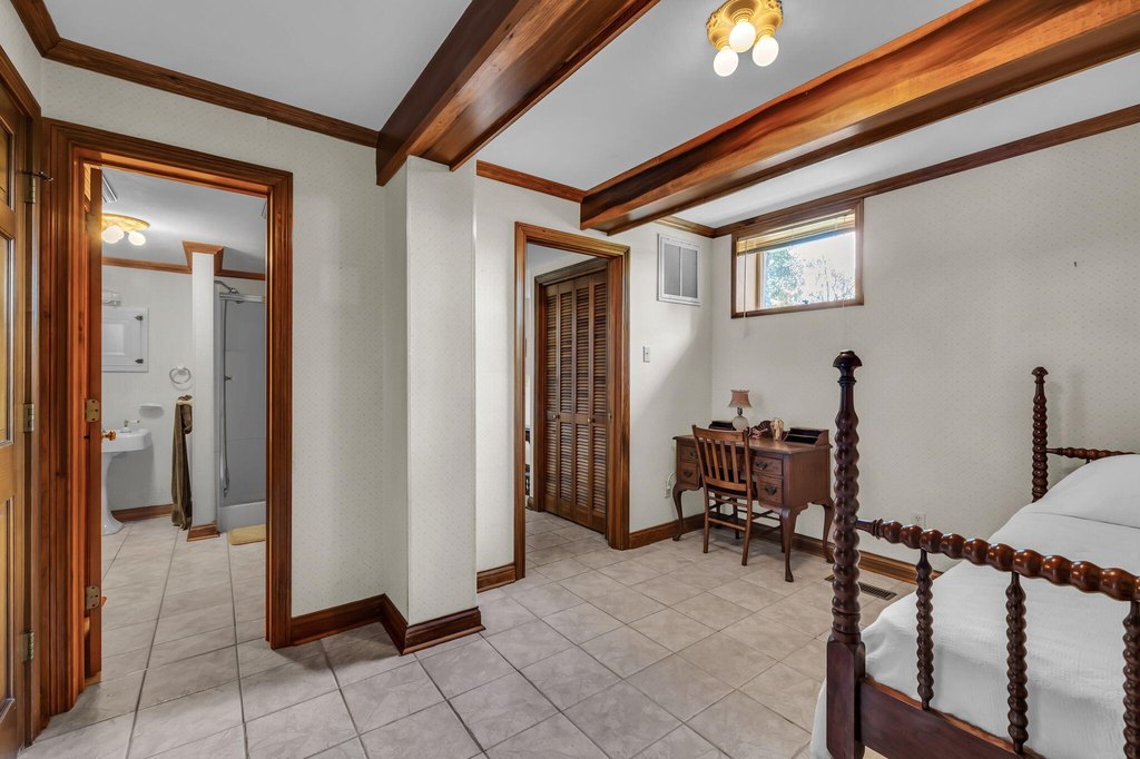 Chattanooga, Tennessee, 37404, United States, 5 Bedrooms Bedrooms, ,4 BathroomsBathrooms,Residential,Forsale,1963589