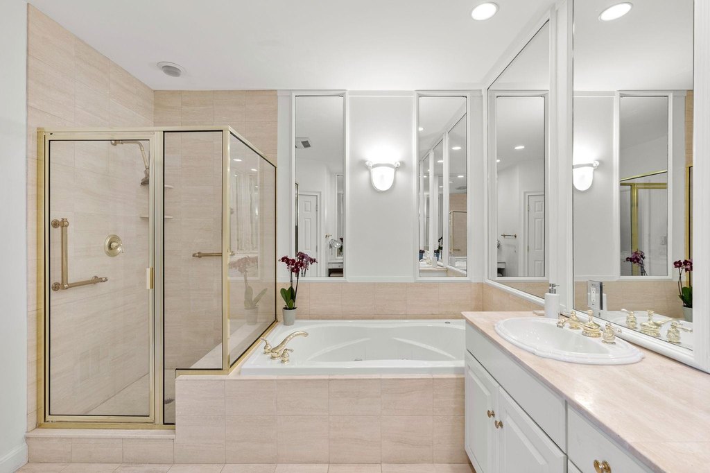 New Castle, New Hampshire, 03854, United States, 3 Bedrooms Bedrooms, ,3.5 BathroomsBathrooms,Residential,Forsale,2004717