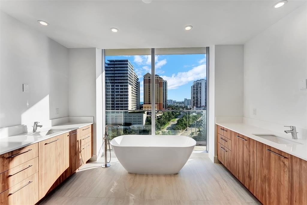 Fort Lauderdale, Florida, 33304, United States, 4 Bedrooms Bedrooms, ,3.5 BathroomsBathrooms,Residential,Forsale,2004503