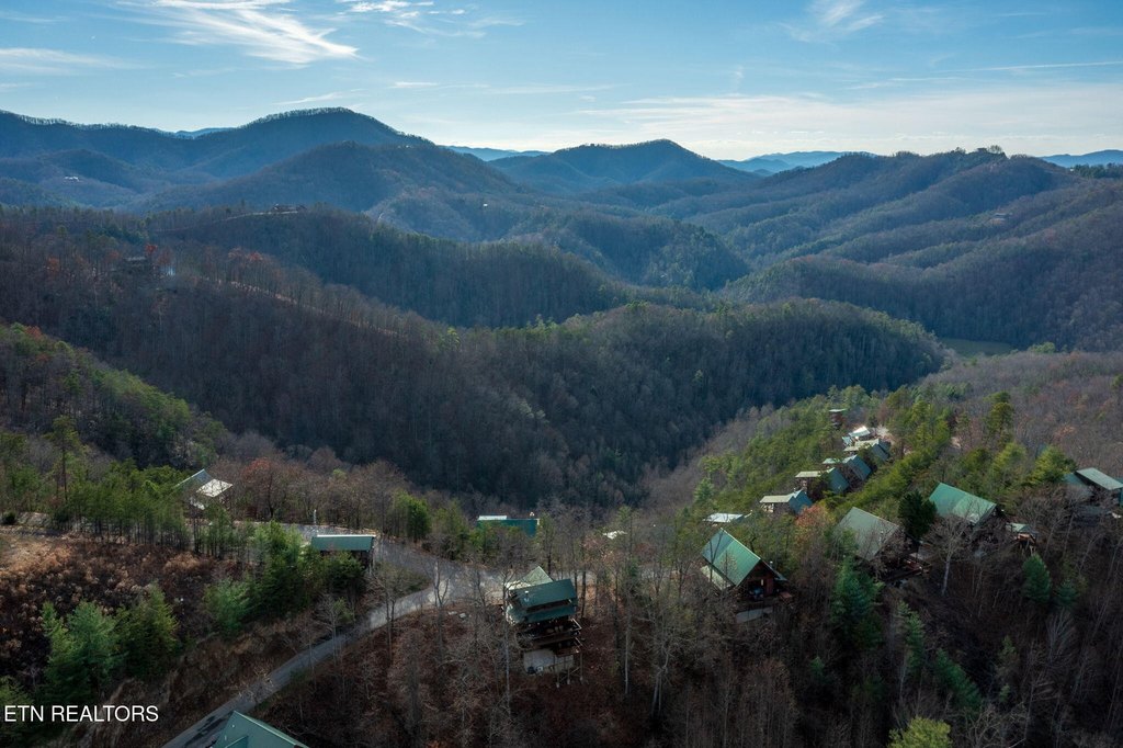 Sevierville, Tennessee, 37862, United States, 1 Bedroom Bedrooms, ,3 BathroomsBathrooms,Residential,Forsale,2012717