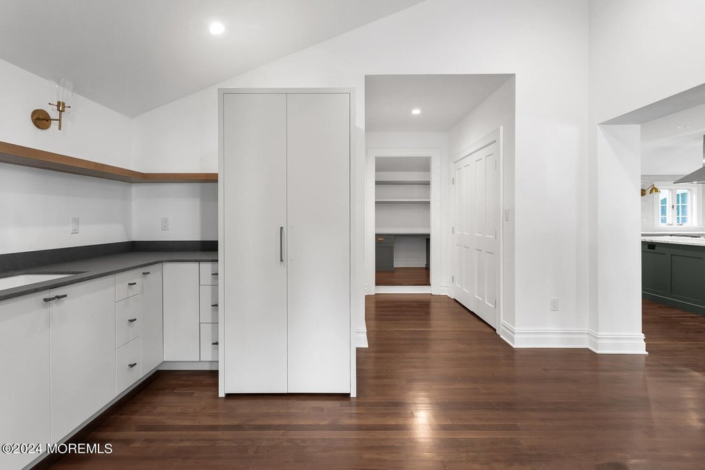 Highlands, New Jersey, 07732, United States, 5 Bedrooms Bedrooms, ,4.5 BathroomsBathrooms,Residential,Forsale,2008381