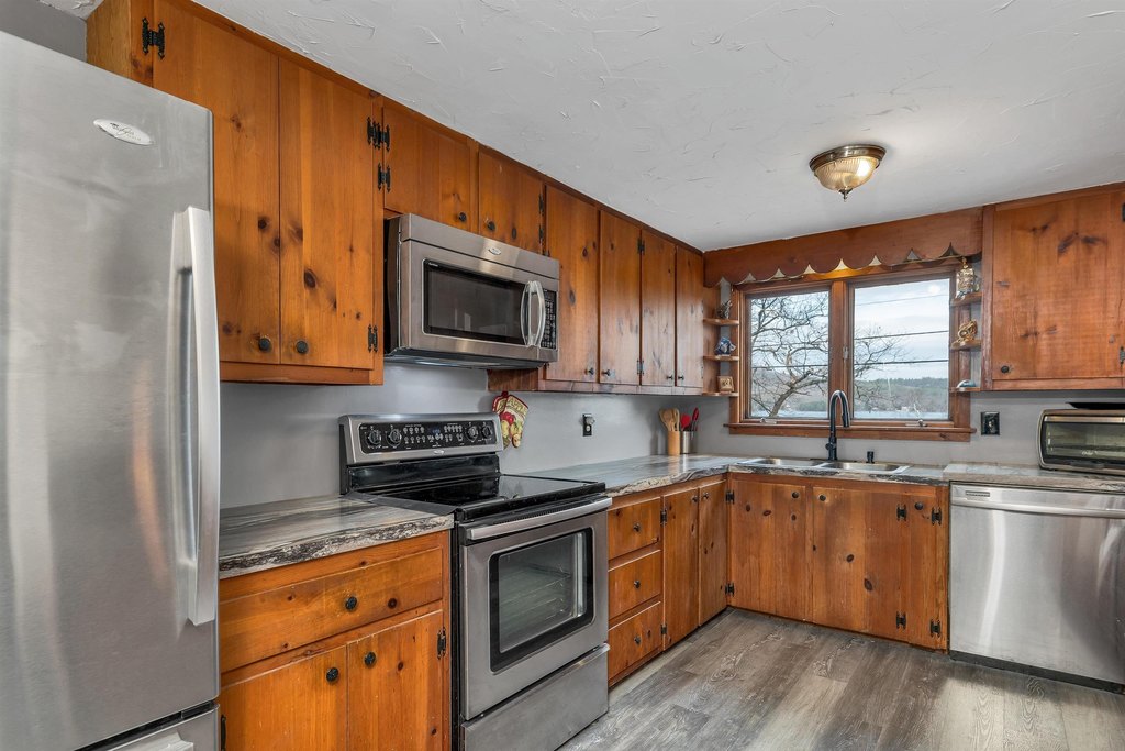 New Durham, New Hampshire, 03855, United States, 2 Bedrooms Bedrooms, ,1.5 BathroomsBathrooms,Residential,Forsale,2004713