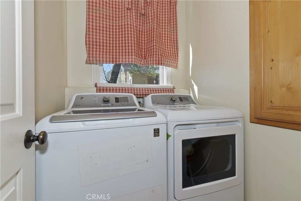 Lake Arrowhead, California, 92352, United States, 3 Bedrooms Bedrooms, ,2.5 BathroomsBathrooms,Residential,Forsale,2000297