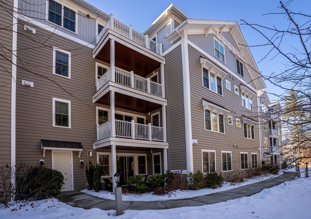 Exeter, New Hampshire, 03833, United States, 2 Bedrooms Bedrooms, ,2 BathroomsBathrooms,Residential,Forsale,2004718