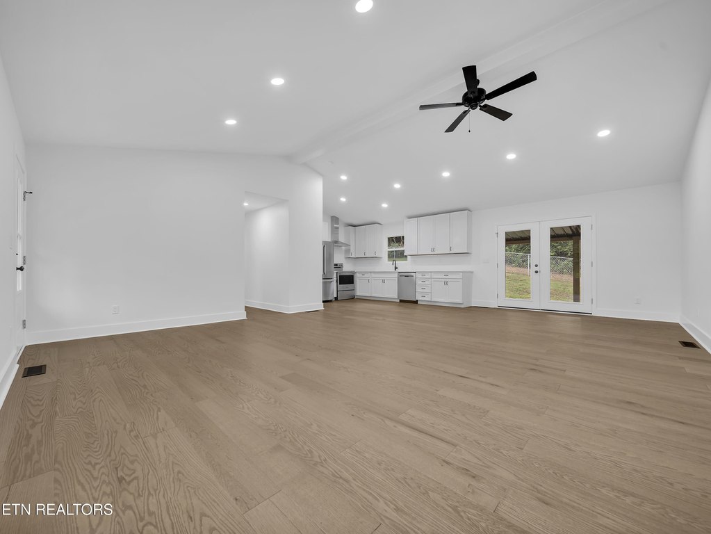 Maryville, Tennessee, 37801, United States, 3 Bedrooms Bedrooms, ,3 BathroomsBathrooms,Residential,Forsale,1973600