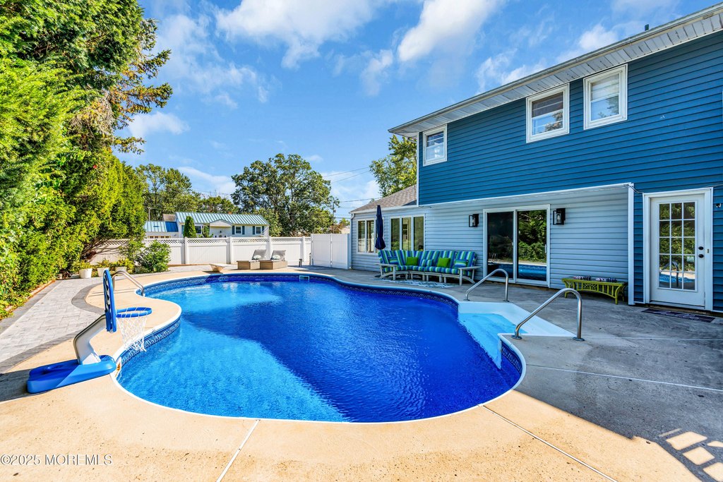 Toms River, New Jersey, 08755, United States, 3 Bedrooms Bedrooms, ,3 BathroomsBathrooms,Residential,Forsale,1966050