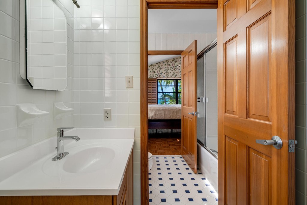 Marathon, Florida, 33050, United States, 3 Bedrooms Bedrooms, ,2.5 BathroomsBathrooms,Residential,Forsale,2011131