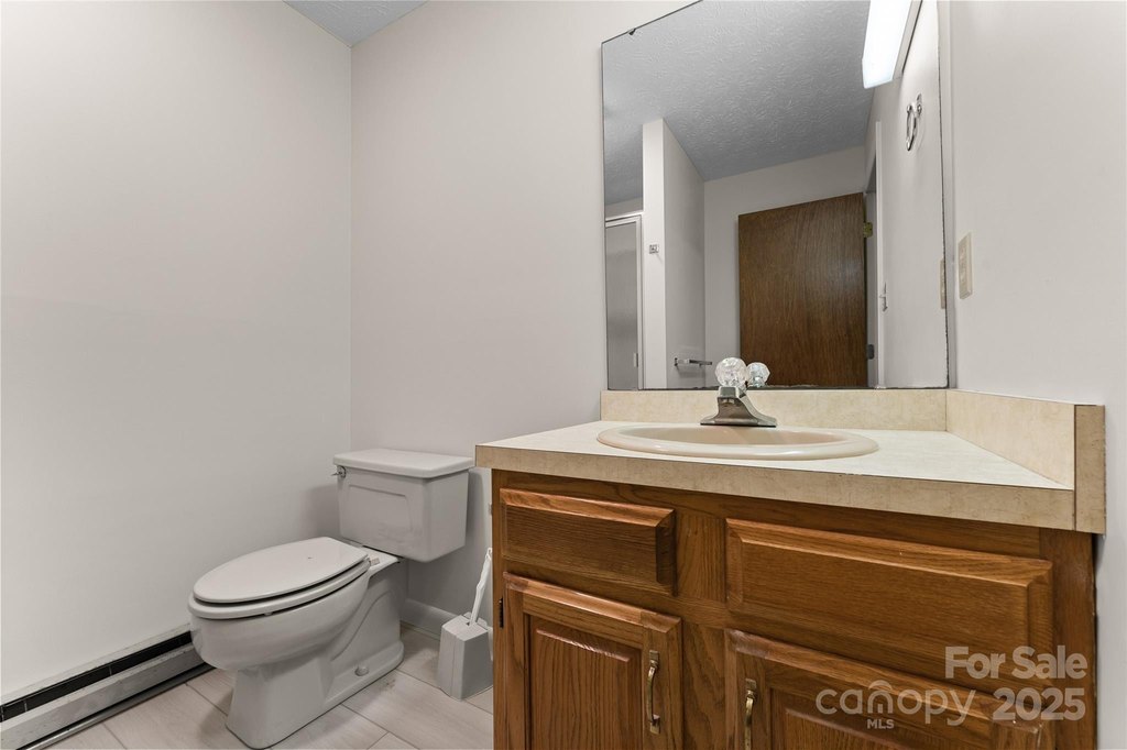 Asheville, North Carolina, 28806, United States, 4 Bedrooms Bedrooms, ,6.5 BathroomsBathrooms,Residential,Forsale,2011987