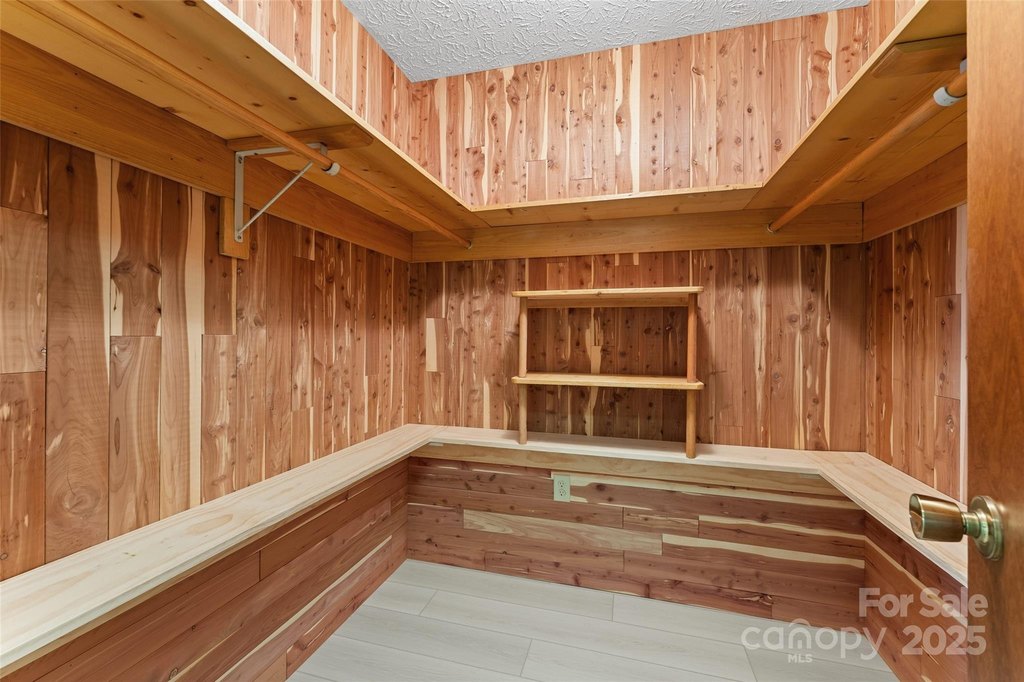 Asheville, North Carolina, 28806, United States, 4 Bedrooms Bedrooms, ,6.5 BathroomsBathrooms,Residential,Forsale,2011987