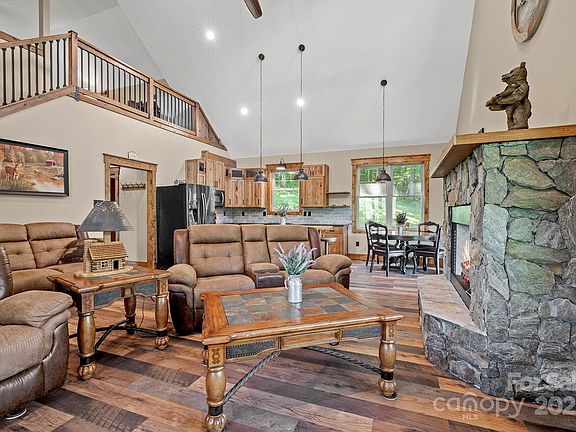 Leicester, North Carolina, 28748, United States, 3 Bedrooms Bedrooms, ,2 BathroomsBathrooms,Residential,Forsale,2004307