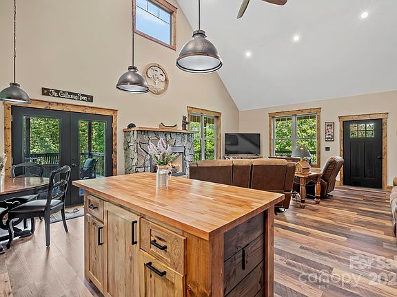 Leicester, North Carolina, 28748, United States, 3 Bedrooms Bedrooms, ,2 BathroomsBathrooms,Residential,Forsale,2004307