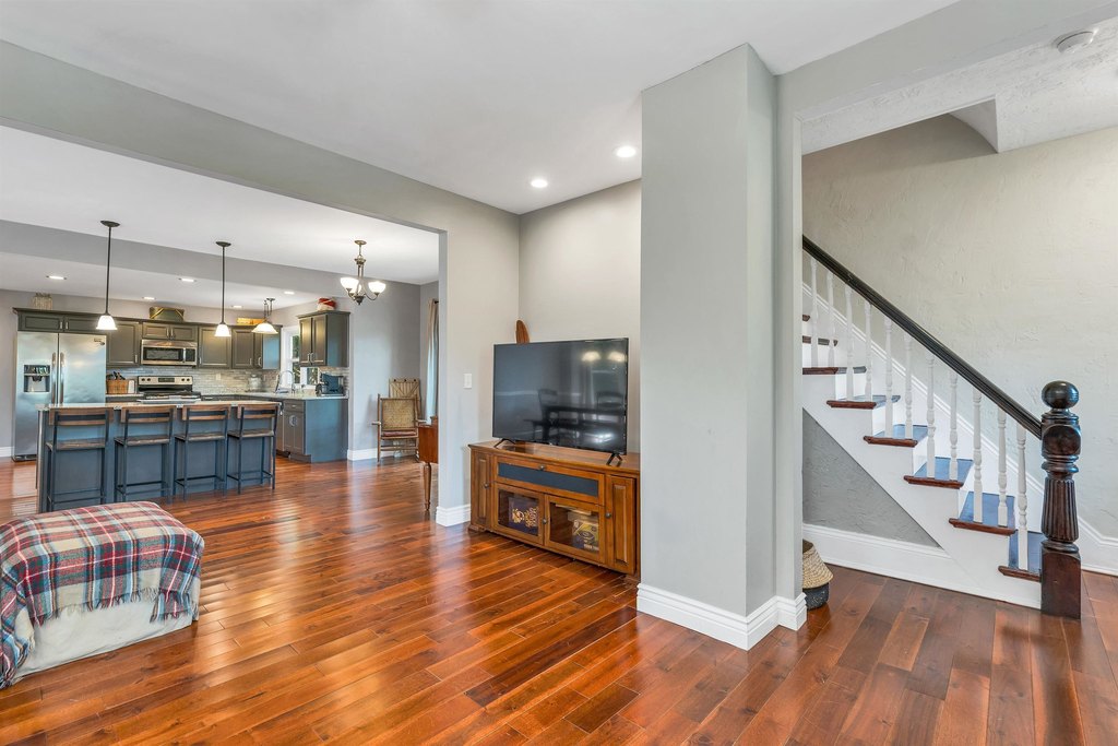 Wolfeboro, New Hampshire, 03894, United States, 3 Bedrooms Bedrooms, ,2 BathroomsBathrooms,Residential,Forsale,2010623