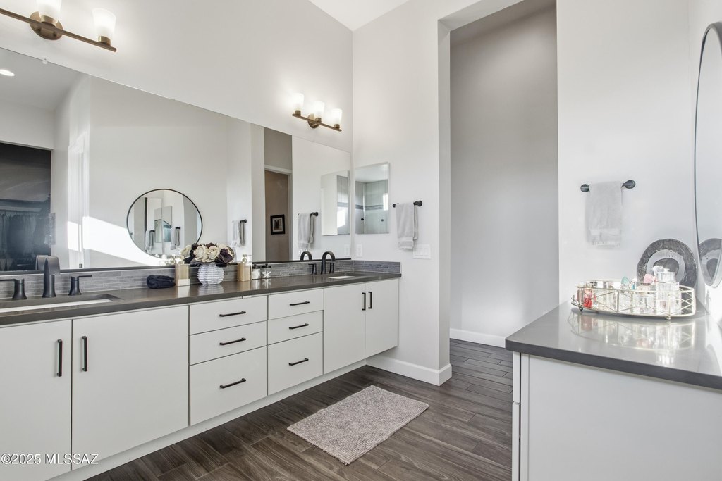 Tucson, Arizona, 85742, United States, 4 Bedrooms Bedrooms, ,4.5 BathroomsBathrooms,Residential,Forsale,2004420