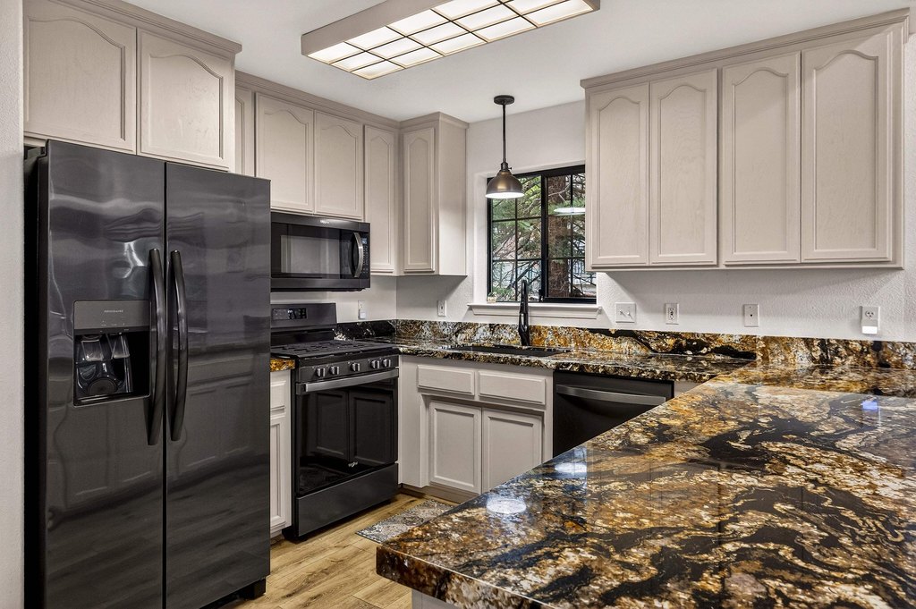 Lake Almanor, California, 96137, United States, 3 Bedrooms Bedrooms, ,2.5 BathroomsBathrooms,Residential,Forsale,2012842