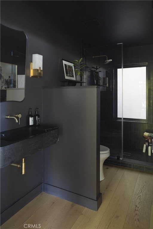 Lake Arrowhead, California, 92352, United States, 5 Bedrooms Bedrooms, ,5 BathroomsBathrooms,Residential,Forsale,2004865