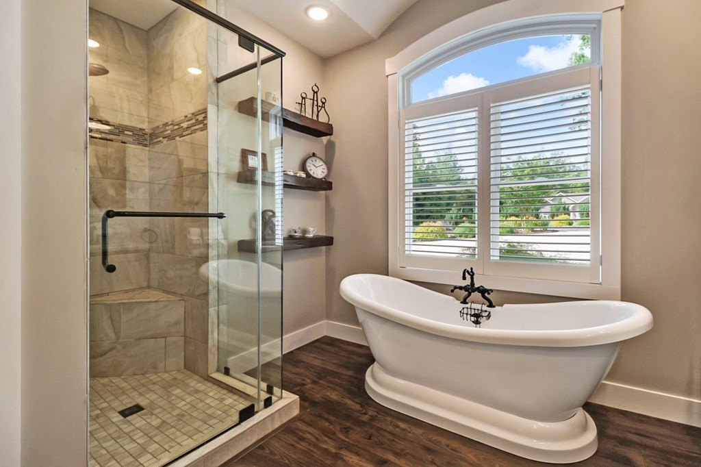 Jamestown, Tennessee, 38556, United States, 4 Bedrooms Bedrooms, ,4 BathroomsBathrooms,Residential,Forsale,1929826