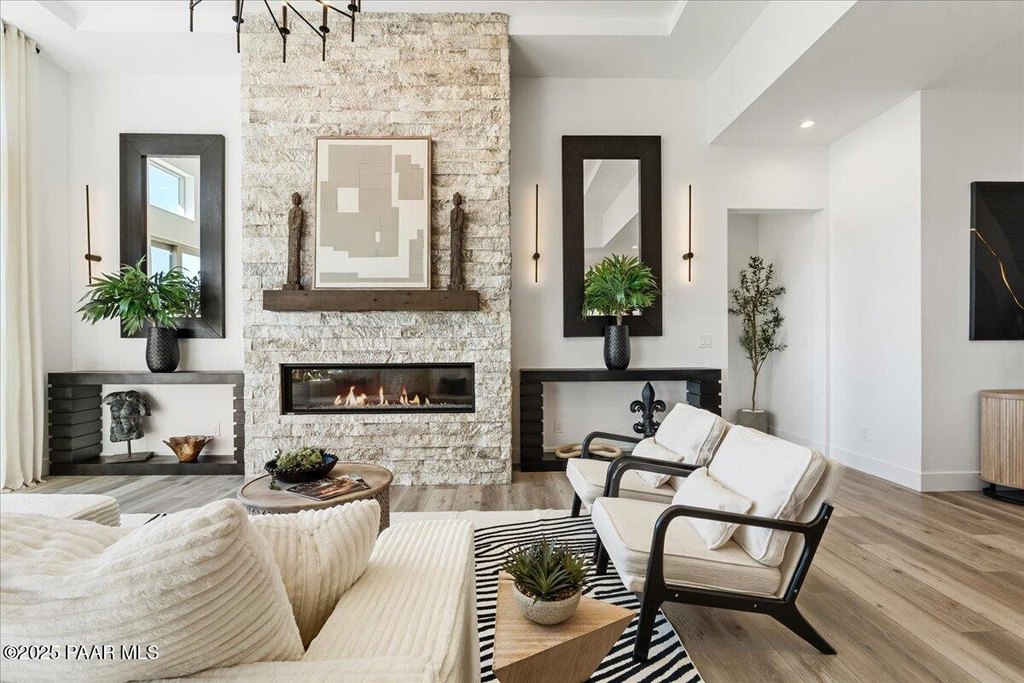 Prescott, Arizona, 86301, United States, 3 Bedrooms Bedrooms, ,2.5 BathroomsBathrooms,Residential,Forsale,2011267