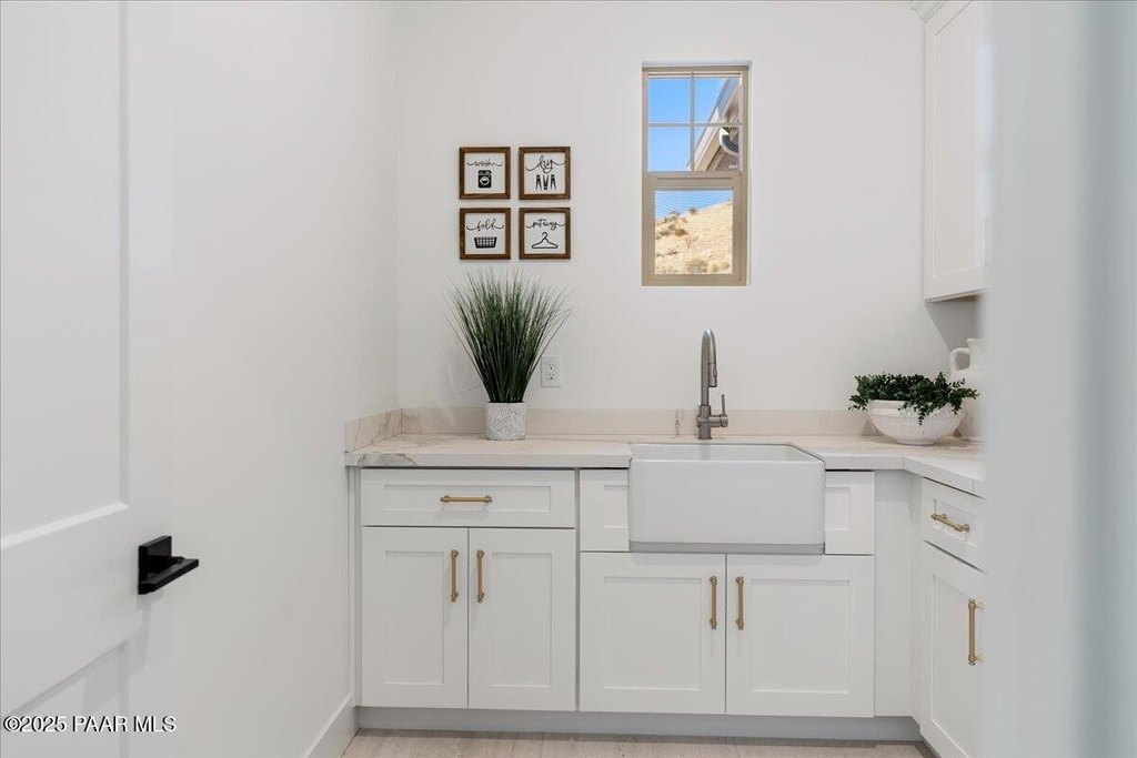 Prescott, Arizona, 86301, United States, 3 Bedrooms Bedrooms, ,2.5 BathroomsBathrooms,Residential,Forsale,2011267