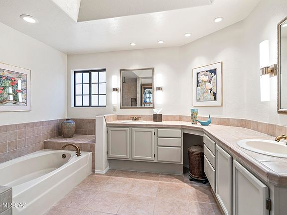 Tucson, Arizona, 85712, United States, 3 Bedrooms Bedrooms, ,2 BathroomsBathrooms,Residential,Forsale,2004426