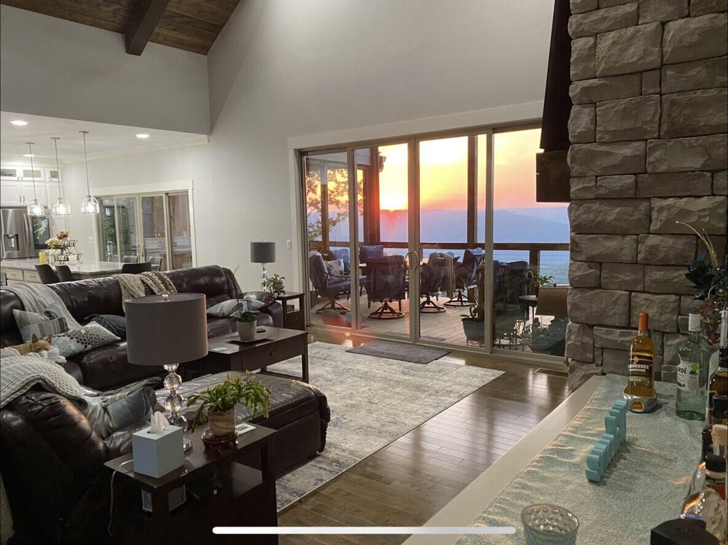 Jasper, Tennessee, 37347, United States, 4 Bedrooms Bedrooms, ,4 BathroomsBathrooms,Residential,Forsale,1963565