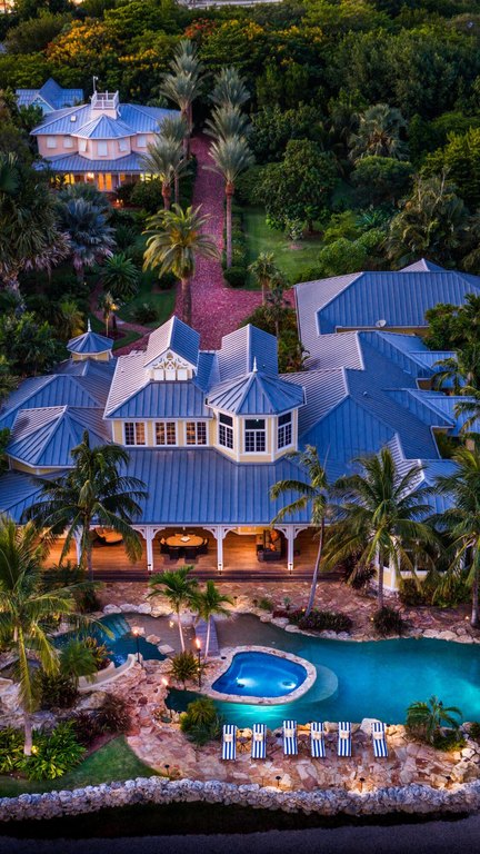 MARATHON, Florida, 33050, United States, 5 Bedrooms Bedrooms, ,6.5 BathroomsBathrooms,Residential,Forsale,2004344