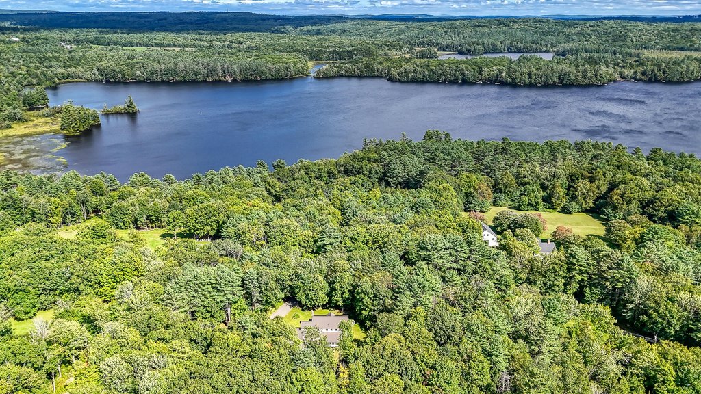 Wayne, Maine, 04284, United States, 4 Bedrooms Bedrooms, ,3 BathroomsBathrooms,Residential,Forsale,2004722