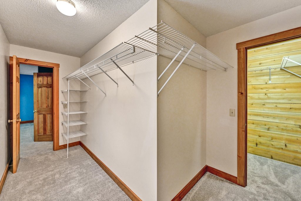 Wayne, Maine, 04284, United States, 4 Bedrooms Bedrooms, ,3 BathroomsBathrooms,Residential,Forsale,2004722