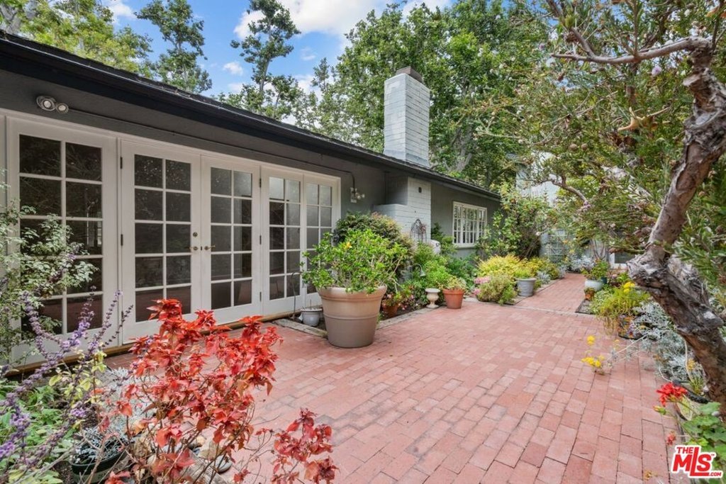 Malibu, California, 90265, United States, 4 Bedrooms Bedrooms, ,2.5 BathroomsBathrooms,Residential,Forsale,2009611