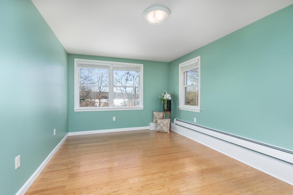 Nottingham, New Hampshire, 03290, United States, 4 Bedrooms Bedrooms, ,2.5 BathroomsBathrooms,Residential,Forsale,2004712