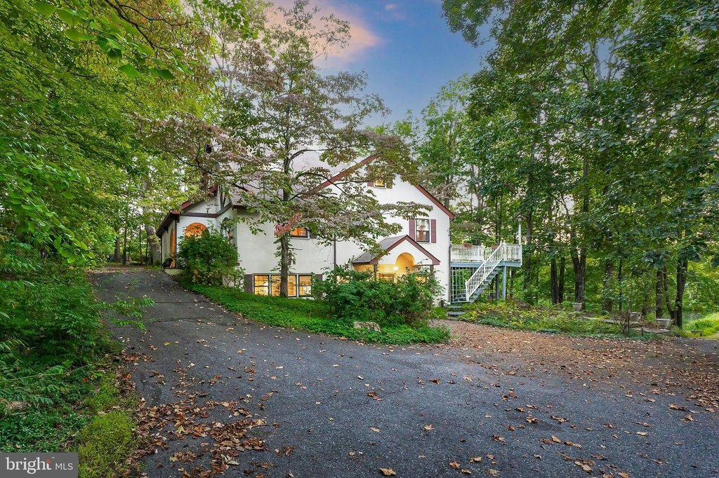 BETHLEHEM, Pennsylvania, 18015, United States, 5 Bedrooms Bedrooms, ,2.5 BathroomsBathrooms,Residential,Forsale,2009566