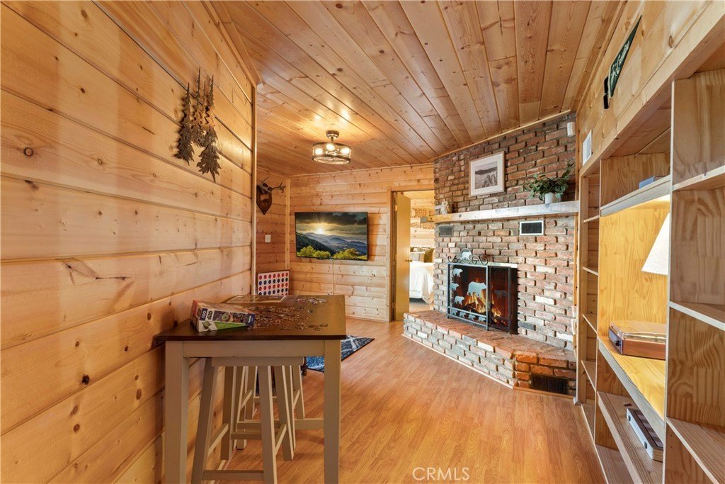 Crestline, California, 92325, United States, 3 Bedrooms Bedrooms, ,2.5 BathroomsBathrooms,Residential,Forsale,2004857