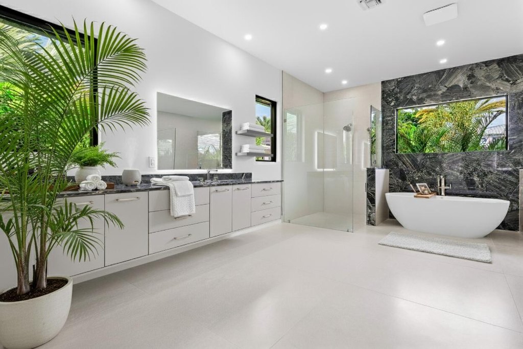 Delray Beach, Florida, 33445, United States, 4 Bedrooms Bedrooms, ,4.5 BathroomsBathrooms,Residential,Forsale,1952520