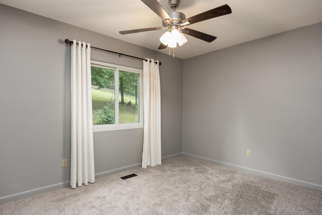 Chattanooga, Tennessee, 37416, United States, 4 Bedrooms Bedrooms, ,3.5 BathroomsBathrooms,Residential,Forsale,1995344