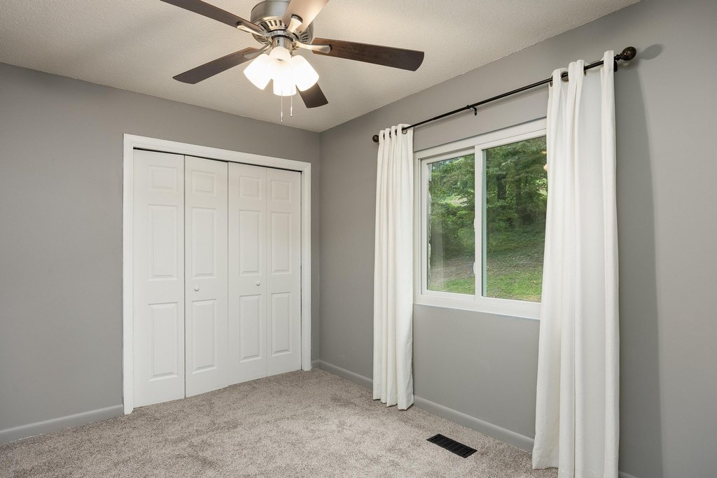 Chattanooga, Tennessee, 37416, United States, 4 Bedrooms Bedrooms, ,3.5 BathroomsBathrooms,Residential,Forsale,1995344