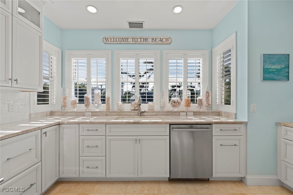 Sanibel, Florida, 33957, United States, 3 Bedrooms Bedrooms, ,3 BathroomsBathrooms,Residential,Forsale,2004785