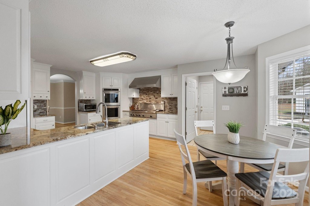 Granite Falls, North Carolina, 28630, United States, 4 Bedrooms Bedrooms, ,3.5 BathroomsBathrooms,Residential,Forsale,2007716