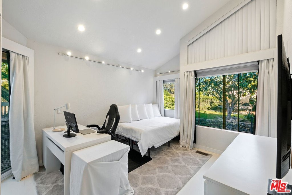 Malibu, California, 90265, United States, 3 Bedrooms Bedrooms, ,3 BathroomsBathrooms,Residential,Forsale,2001431