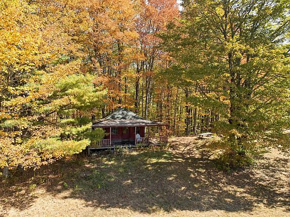 Pomfret, Vermont, 05067, United States, 4 Bedrooms Bedrooms, ,2.5 BathroomsBathrooms,Residential,Forsale,2004853