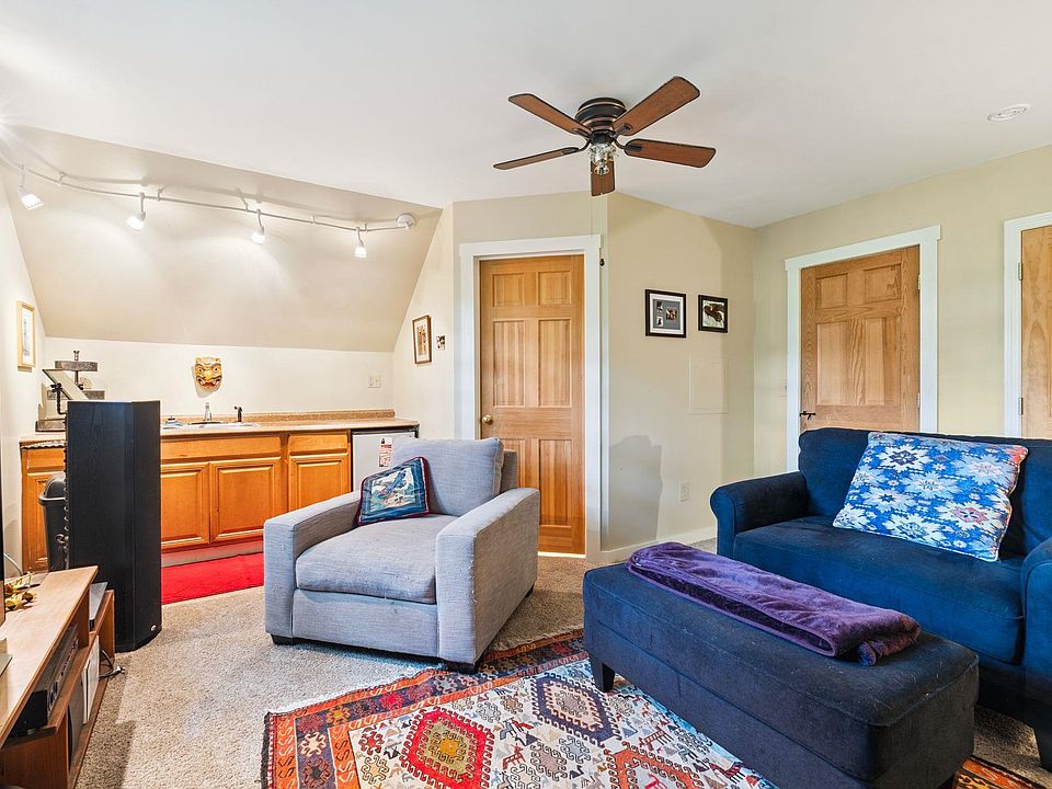 Randolph, Vermont, 05061, United States, 5 Bedrooms Bedrooms, ,2.5 BathroomsBathrooms,Residential,Forsale,2004854