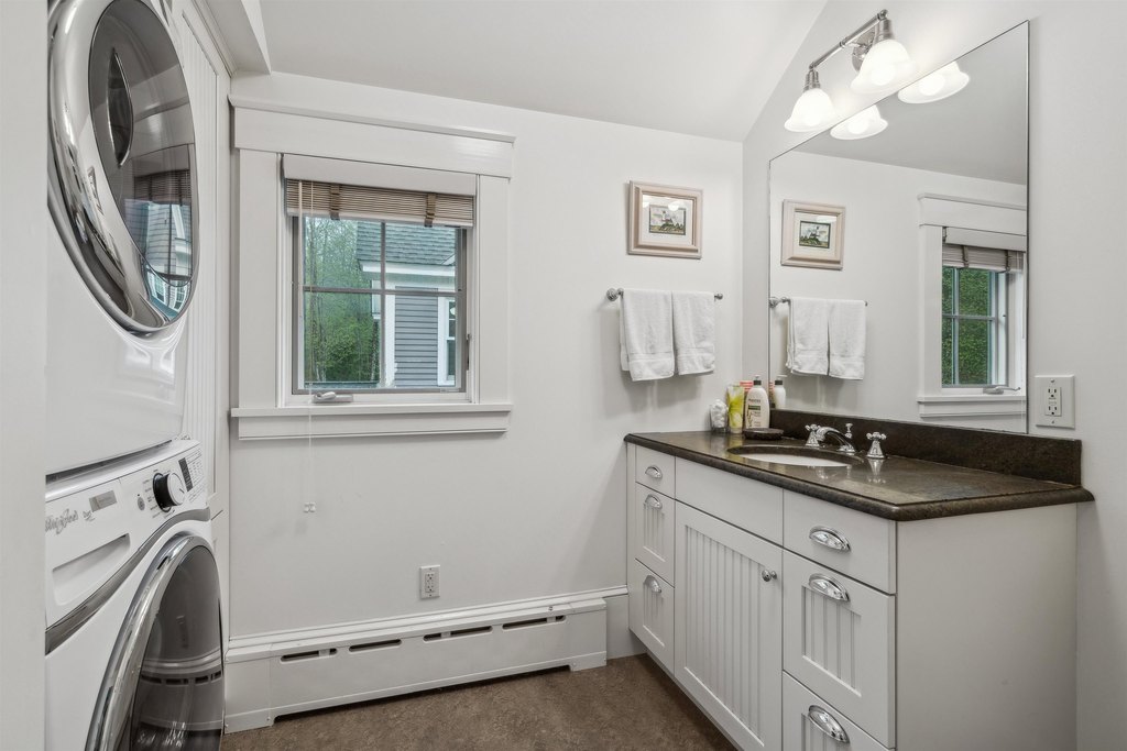 Barnard, Vermont, 05031, United States, 7 Bedrooms Bedrooms, ,7.5 BathroomsBathrooms,Residential,Forsale,1999505