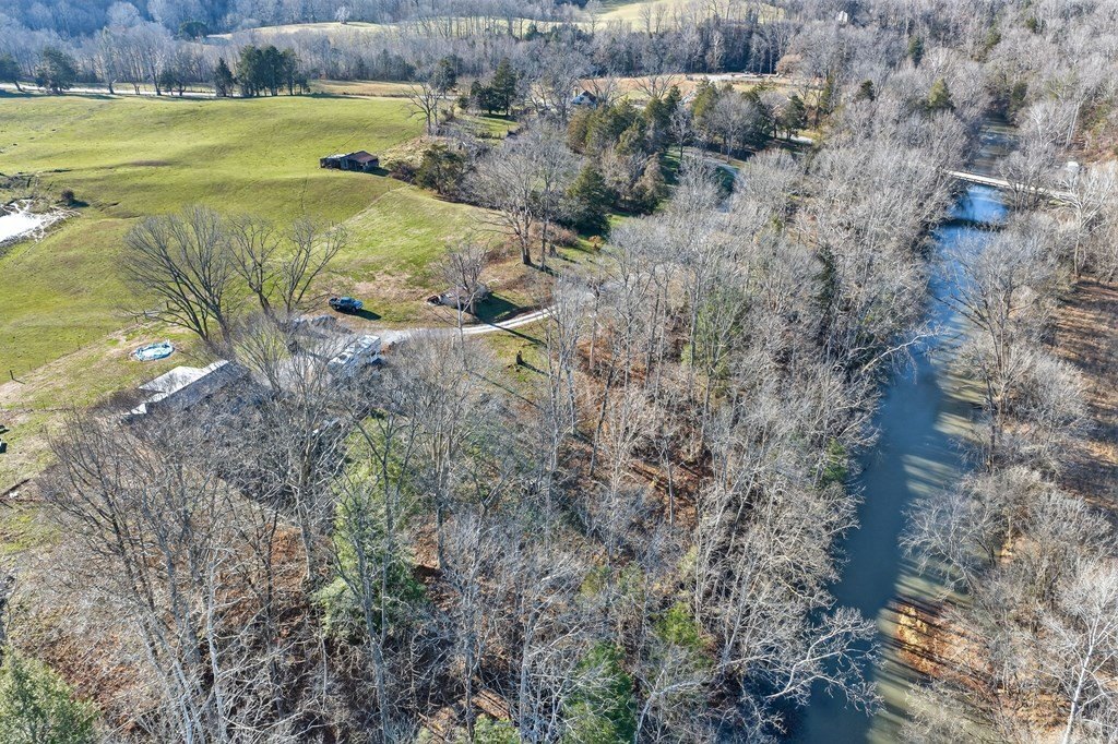 Pall Mall, Tennessee, 38577, United States, 2 Bedrooms Bedrooms, ,1.5 BathroomsBathrooms,Residential,Forsale,2010946