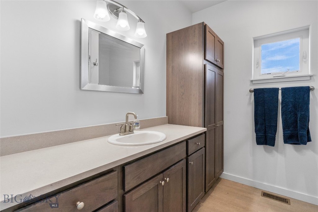 Three Forks, Montana, 59752, United States, 3 Bedrooms Bedrooms, ,2 BathroomsBathrooms,Residential,Forsale,1986985