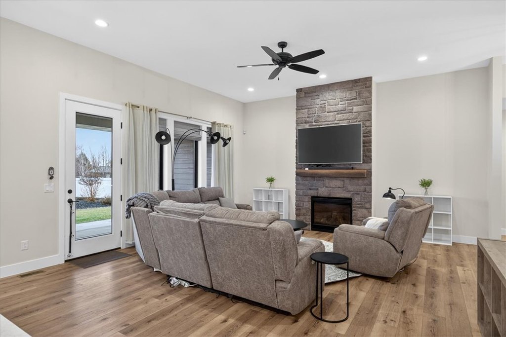 Billings, Montana, 59105, United States, 4 Bedrooms Bedrooms, ,2.5 BathroomsBathrooms,Residential,Forsale,2009206