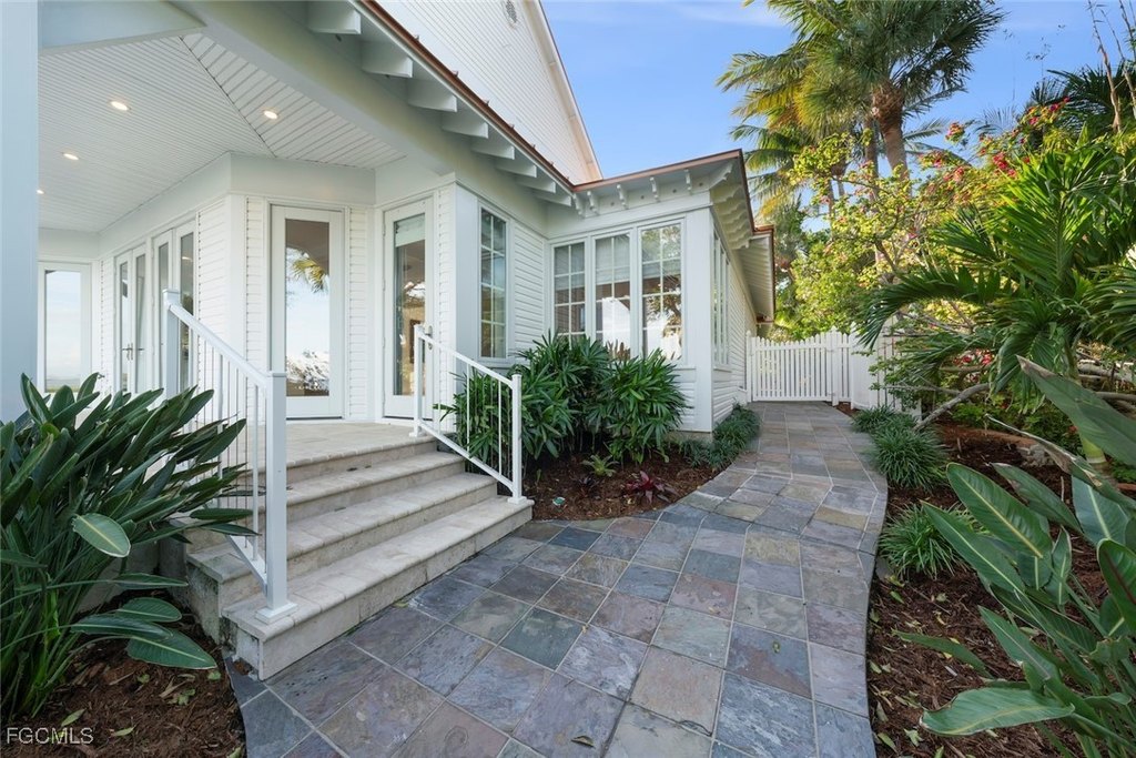 Captiva, Florida, 33924, United States, 3 Bedrooms Bedrooms, ,3 BathroomsBathrooms,Residential,Forsale,2011969